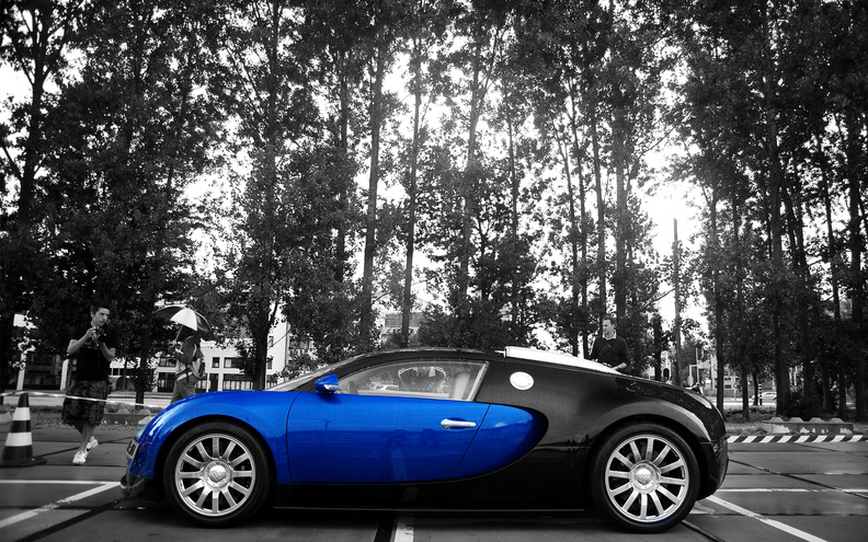 Bugatti_Veyron_Contrast_Colors.jpg