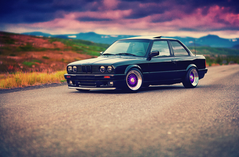 BMW_E30_325I_in_Black_Car.jpg