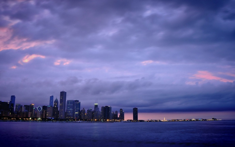 Night_View_of_Chicago_USA.jpg
