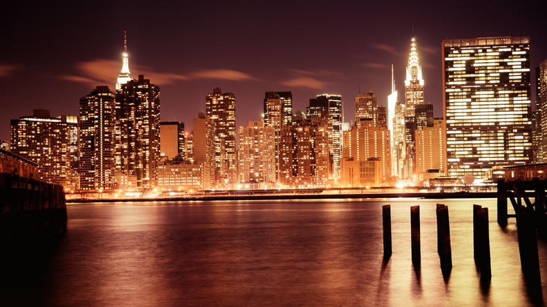 New_York_Manhattan_City_of_Lights.jpg