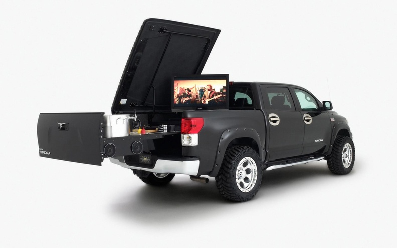 Toyota_B_and_D_Tundra_Tailgater_High_definition.jpg
