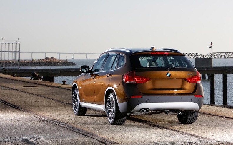 BMW_X1_is_a_crossover_compact_SUV_cars_hd.jpg