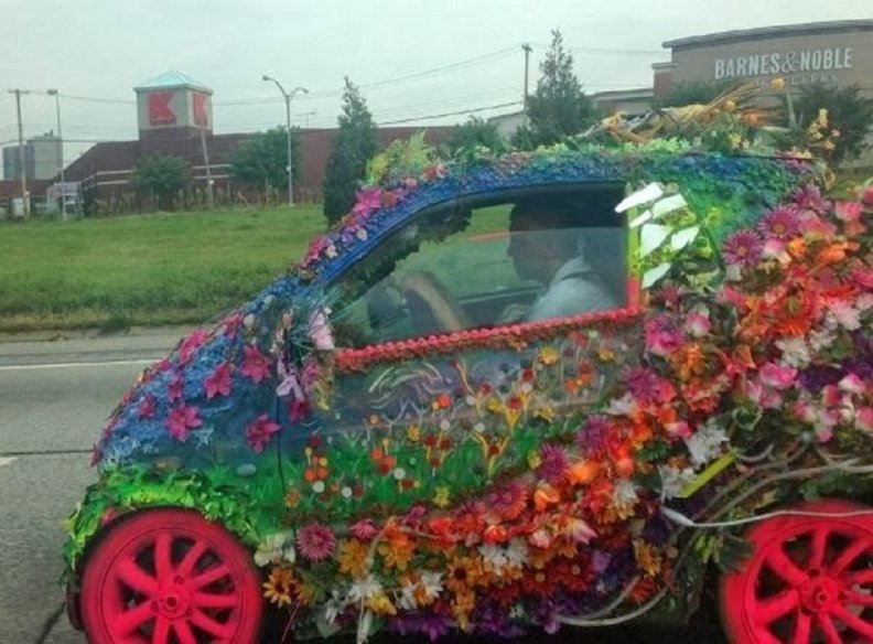 flower_covered_car.jpg