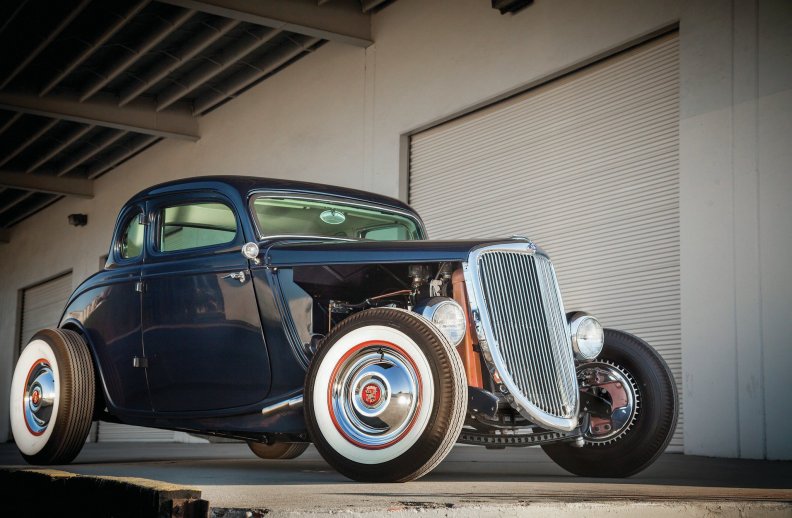 1934_ford_5_window_coupe.jpg