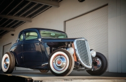 1934_Ford_5_Window_Coupe