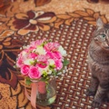 Kitten and bouquet