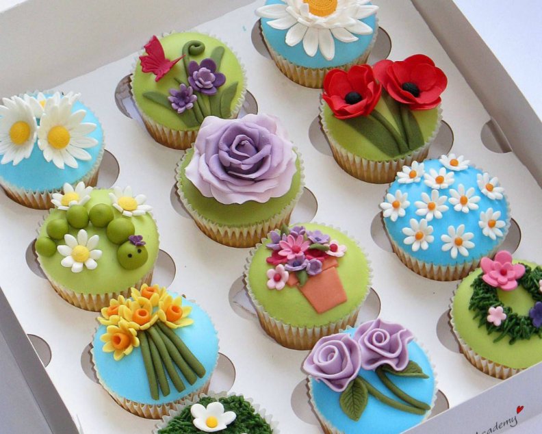 decorative_cupcakes.jpg