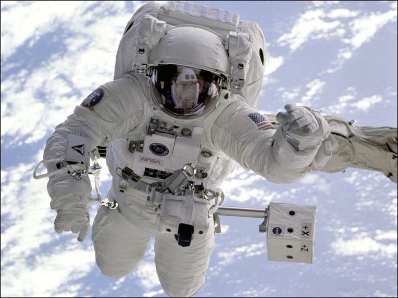 astronaut_waving.jpg