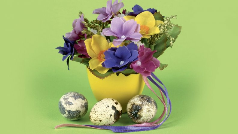 flowers_and_easter_eggs.jpg