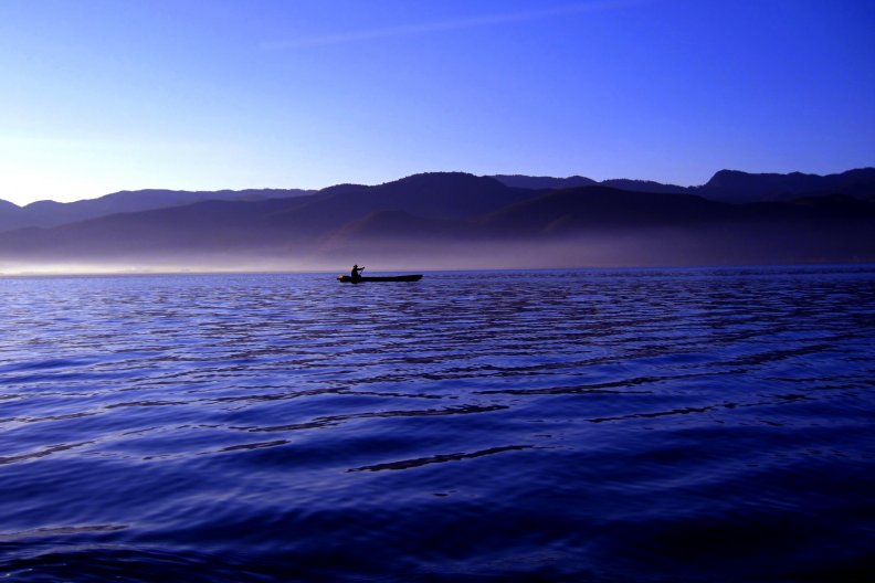 lake_in_morning_mist.jpg