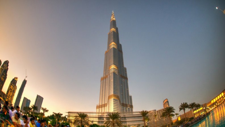 the_mighty_burj_khalifa_skyscraper_in_dubai.jpg