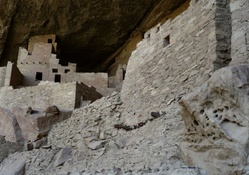 Cliff Palace at Mesa Verde f