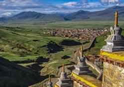 litang town and monastery in sichuan china