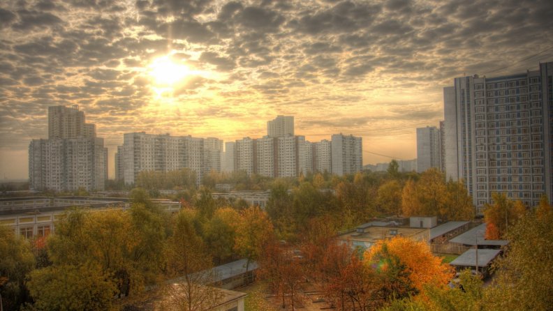 apartments_and_park_in_russian_city_in_fall_hdr.jpg