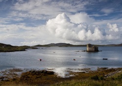kisimul castle in scotland