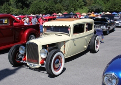1932_Plymouth_Sedan