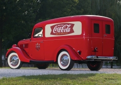 1937_Ford_V8_Panel_Delivery