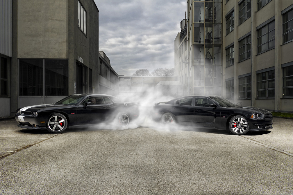 Charger VS Challenger