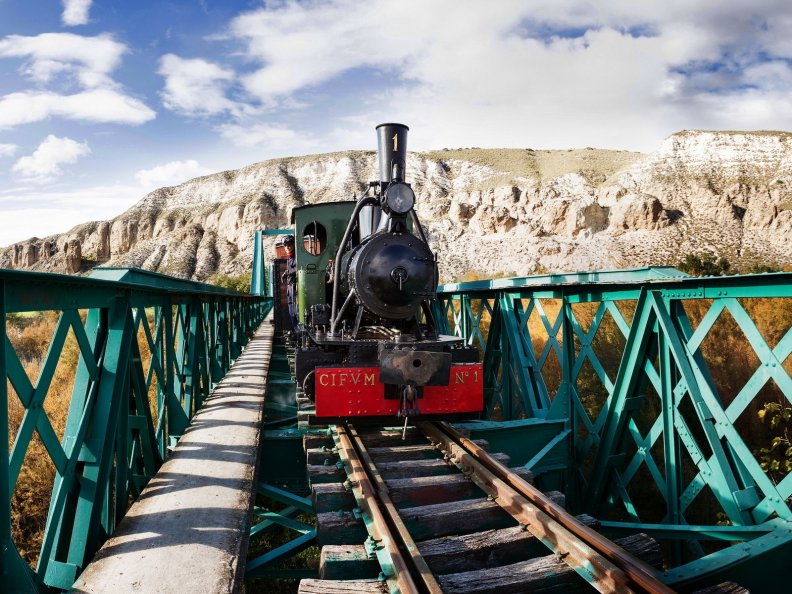 bridge mountain locomotive