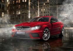 Red Mercedes_Benz C63