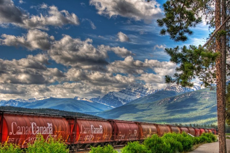 tanker_train_going_to_the_canadian_rockies_hdr.jpg