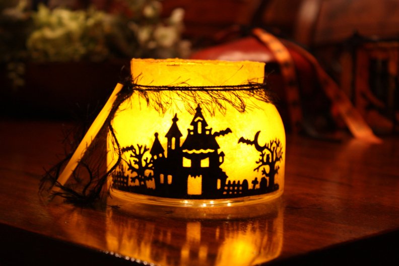 spooky_haunted_house_lantern.jpg