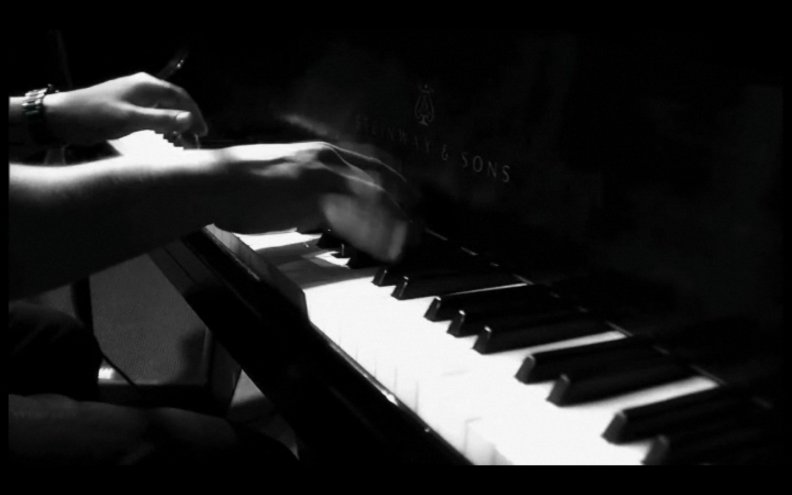 eli_mattson_playing_the_piano.jpg