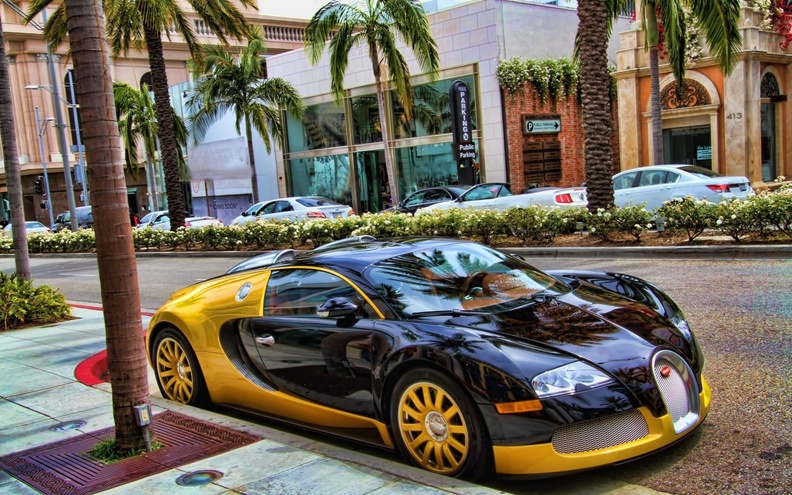 Super_Black_Bugatti_Car_Street_View.jpg