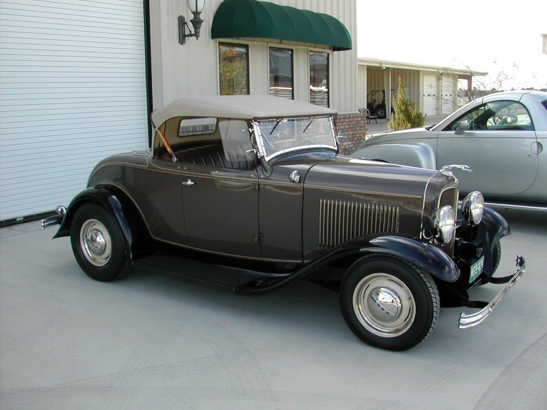 1932_ford_cabriolet.jpg
