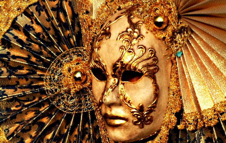 Golden mask
