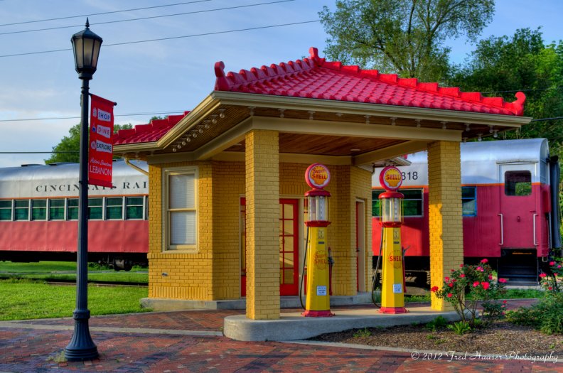 an_old_shell_gas_station.jpg