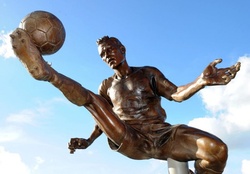 Statue of Dennis Bergkamp