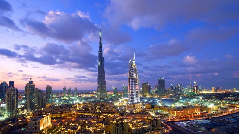 amazing_burj_al_khalifa_skyscraper_in_dubai.jpg