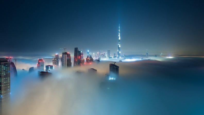 spectacular_dubai_skyscape_in_fog_hdr.jpg