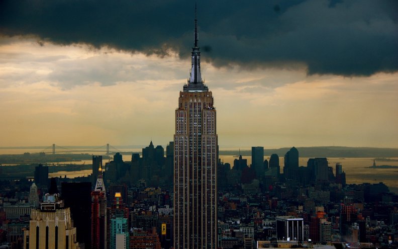 storm_cloud_over_empire_state_building.jpg