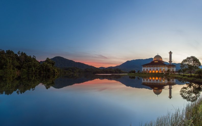 beautiful mosque on a picturesque lake