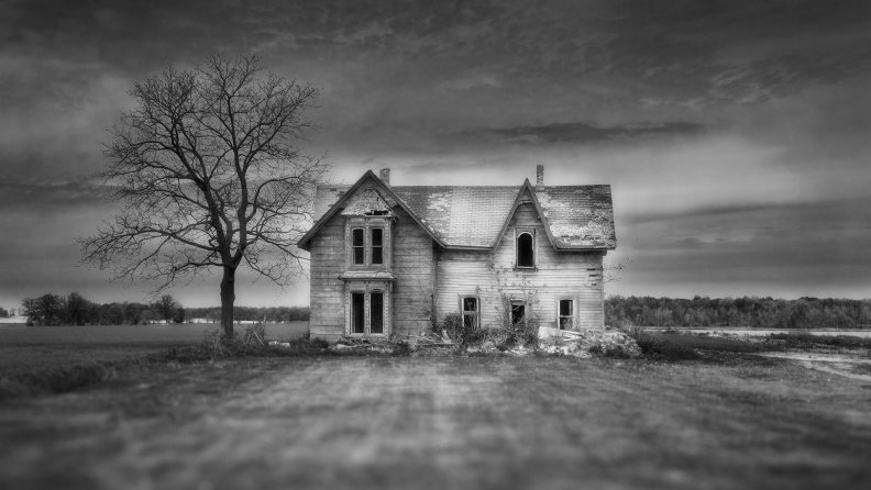 haunted_house_in_focus.jpg