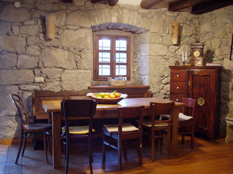 the_interior_of_the_dining_room.jpg