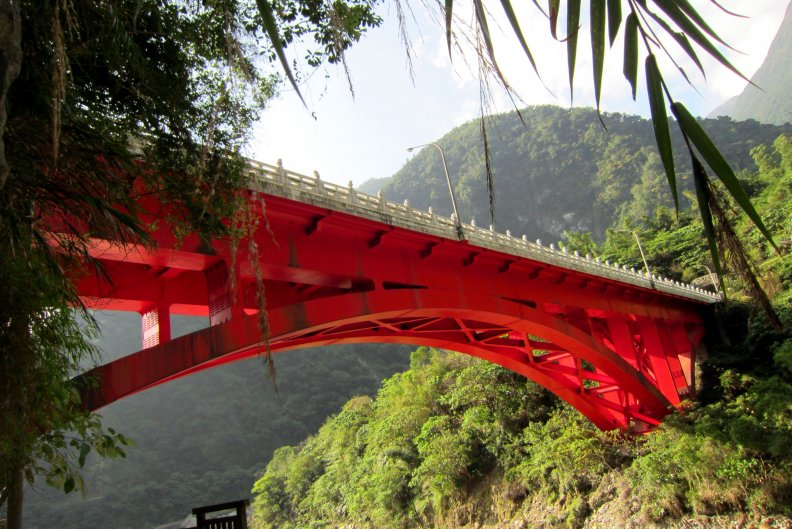 red_bridge.jpg