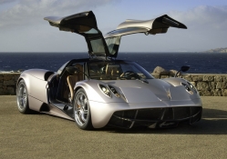 Pagani Huayra 0_62mph in 2.5 sec, top speed 231mph