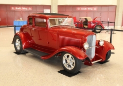 1932_Ford_Five_Window