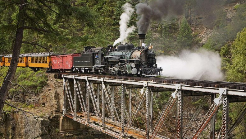 steam_train_over_bridge_in_colorado.jpg