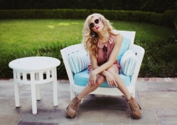 Blonde*Girl*Chair*Fashion
