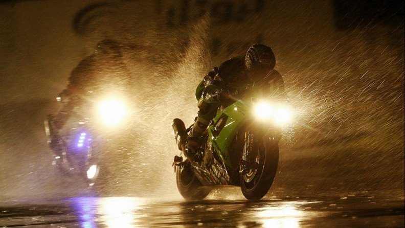 rainy_night_at_the_races.jpg
