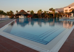 Luxurious Swimming Pool