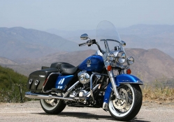 Harley_Davidson_FLHRC_Road_King_Classic